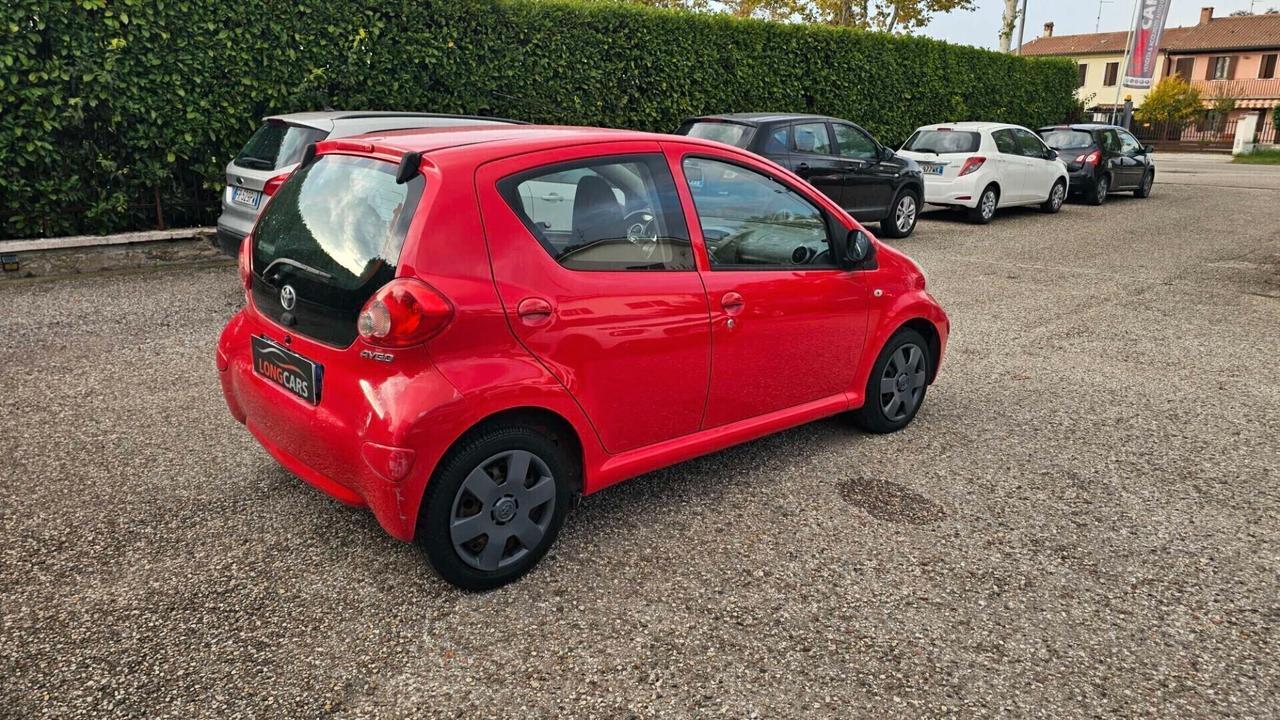 Toyota Aygo 1.0 VVT-i 5 porte Sol Neopatentati