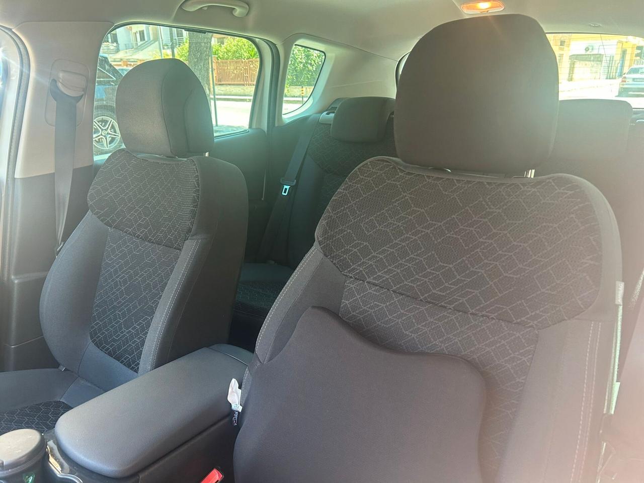 Peugeot 3008 1.6 e-HDi 115 CV ETG6