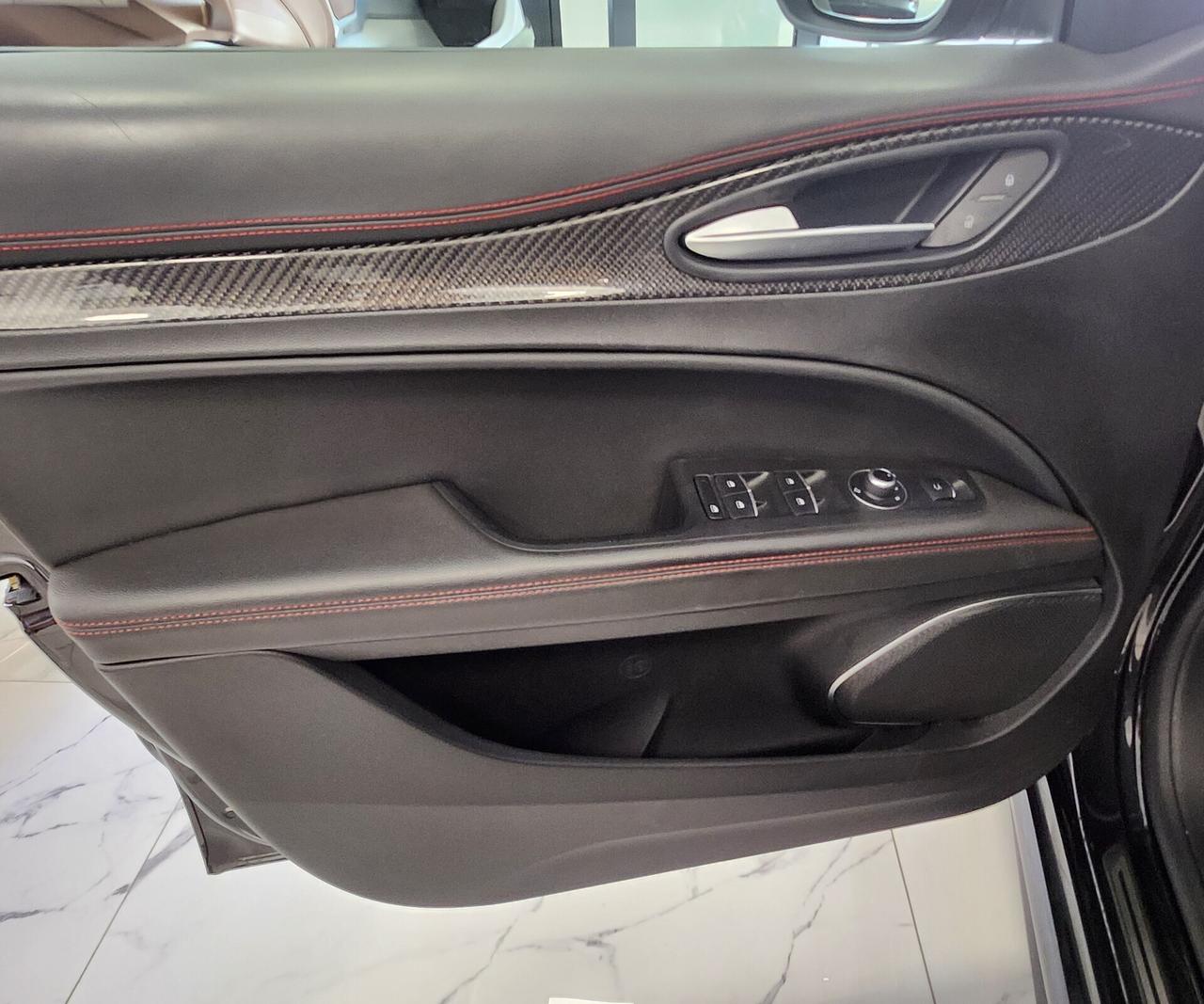 Alfa Romeo Stelvio 2.9 Bi-Turbo V6 510 CV AT8 Quad