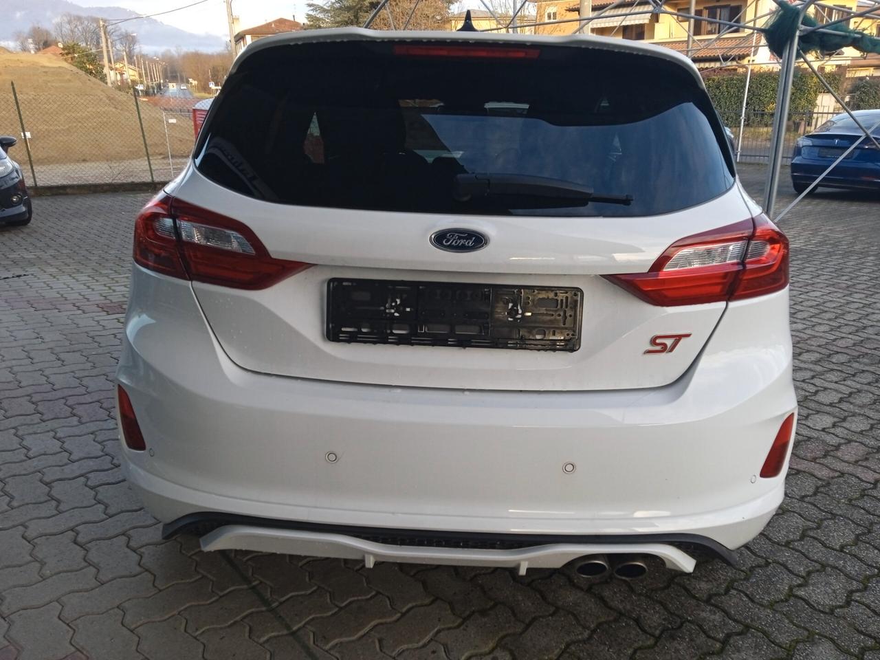 Ford Fiesta ST APPLE CAR PLAY SENS PARK VETRI SCURI CRUISE CONTROL SEDILI RISCALDATI 17" NO COSTI AGGIUNTIVI