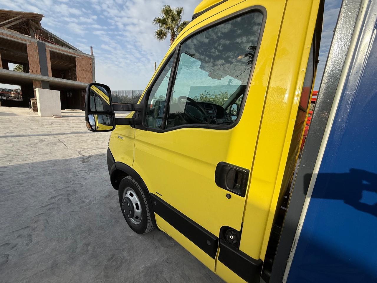 Iveco Daily 35/15 centinato alla francese lungo 5 metriiiii
