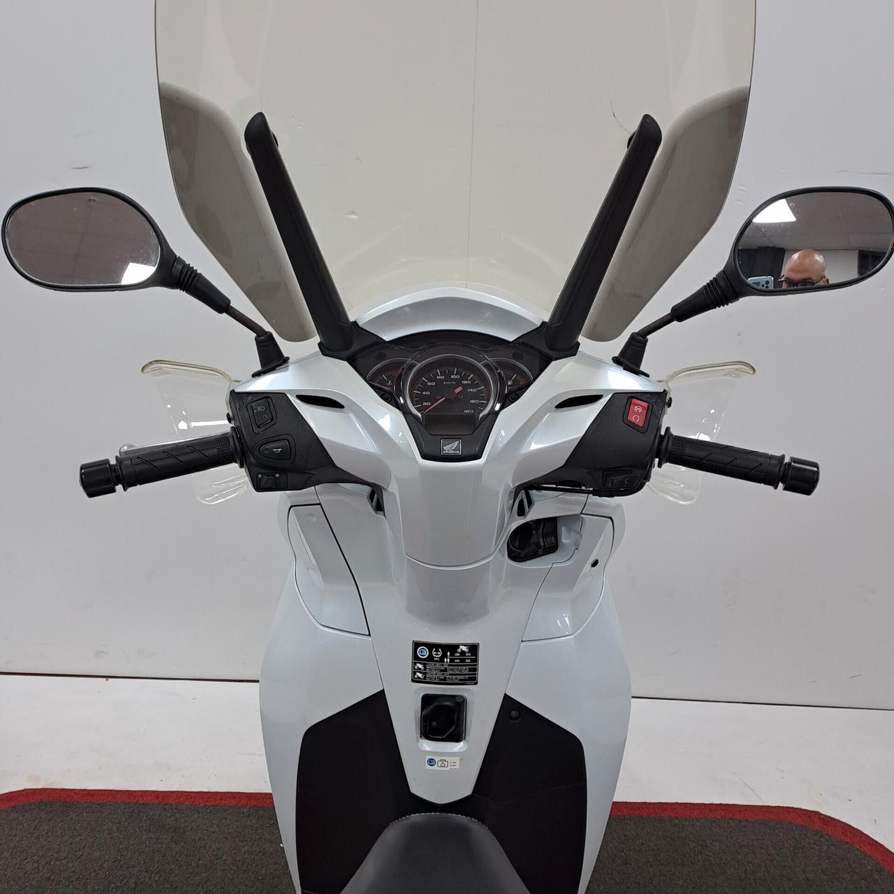 Honda SH 300 TUA ANCHE SENZA REDDITO
