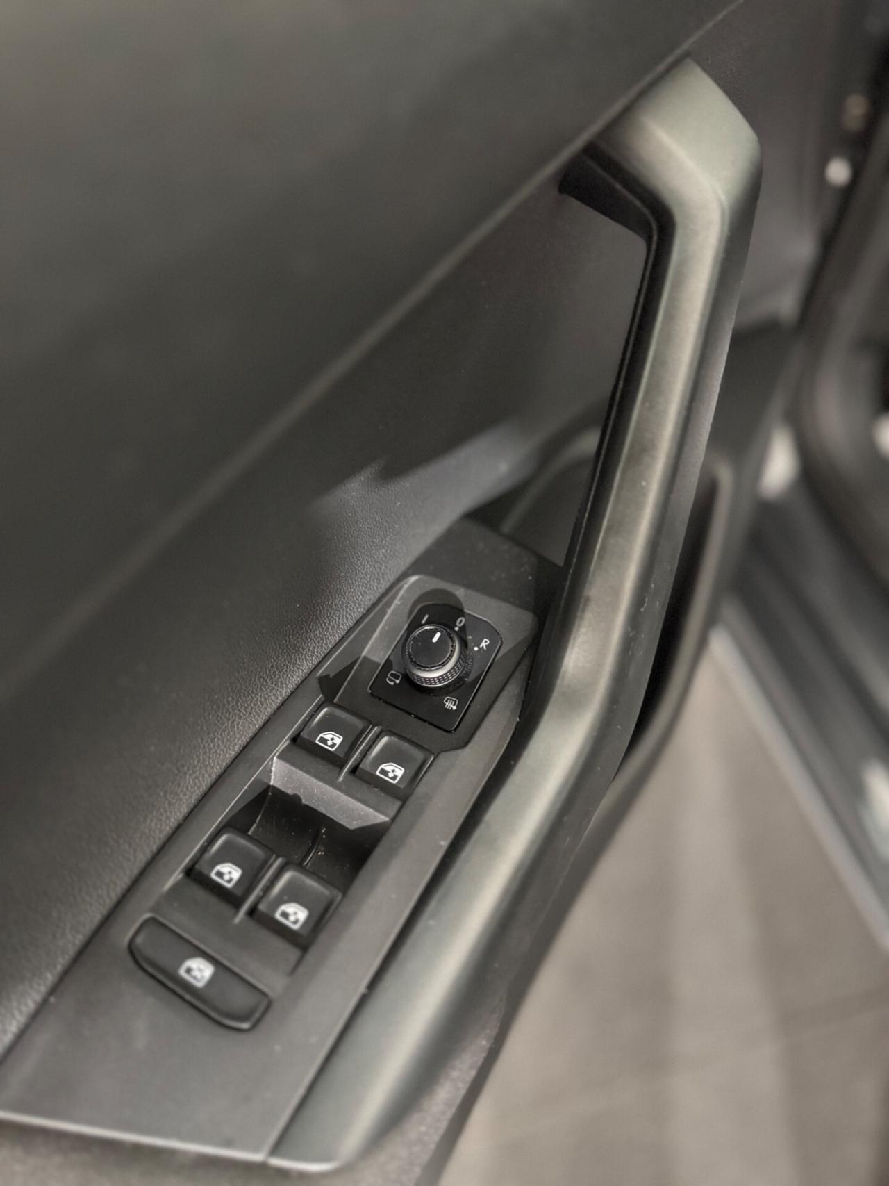Volkswagen Polo BLUEMOTION TECHNOLOGY, SENSORI ANT & POS, RICARICA WIRELESS, APLLECARPLAY ANDROI