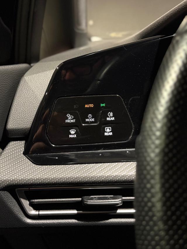 VOLKSWAGEN Golf R DSG 4Motion Akrapovic