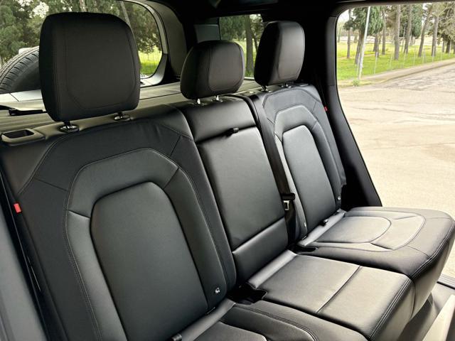 LAND ROVER Defender 110 3.0D I6 200 CV AWD Auto X-Dynamic SE AUTOCARRO
