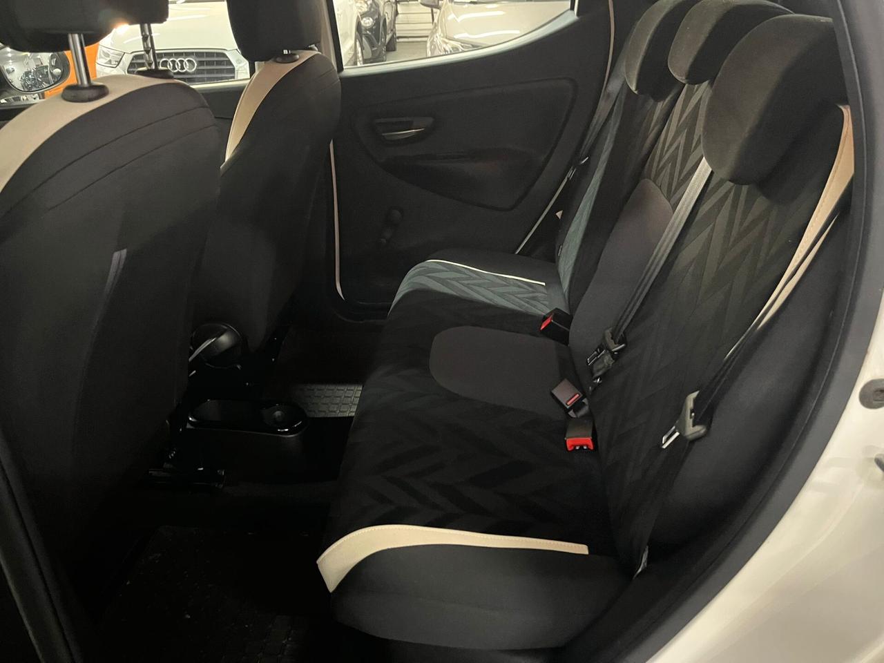 Lancia Ypsilon 1.2 solo 6700 km!!!!! euro6