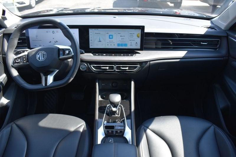 MG HS 1.5 T Luxury AT