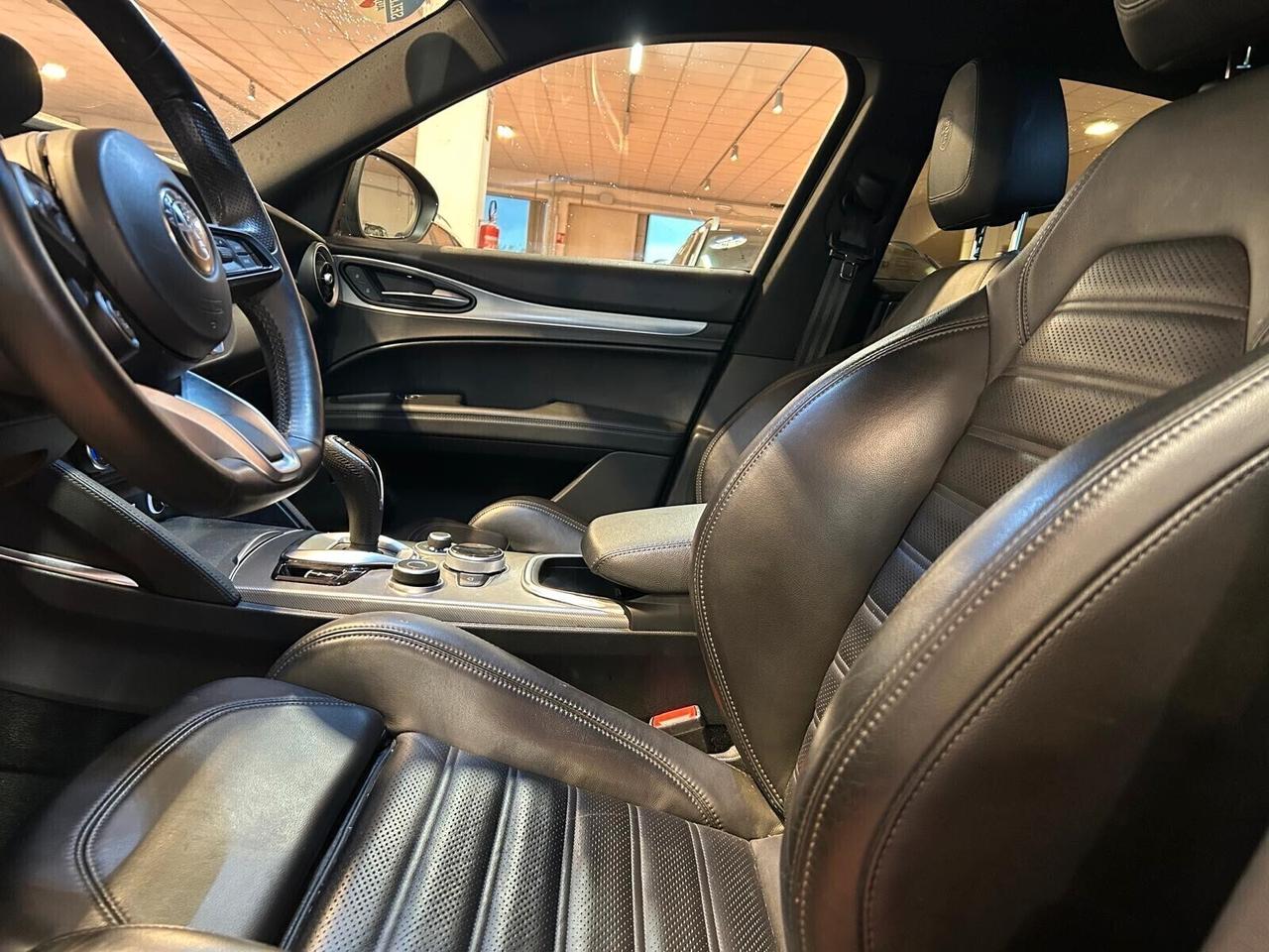 Alfa Romeo Stelvio VELOCE 2.2 Turbodiesel AT8 Q4 SPOTICAR