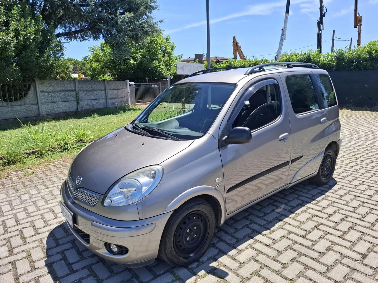 Toyota Yaris Verso 1.3i 16V cat Sol '03