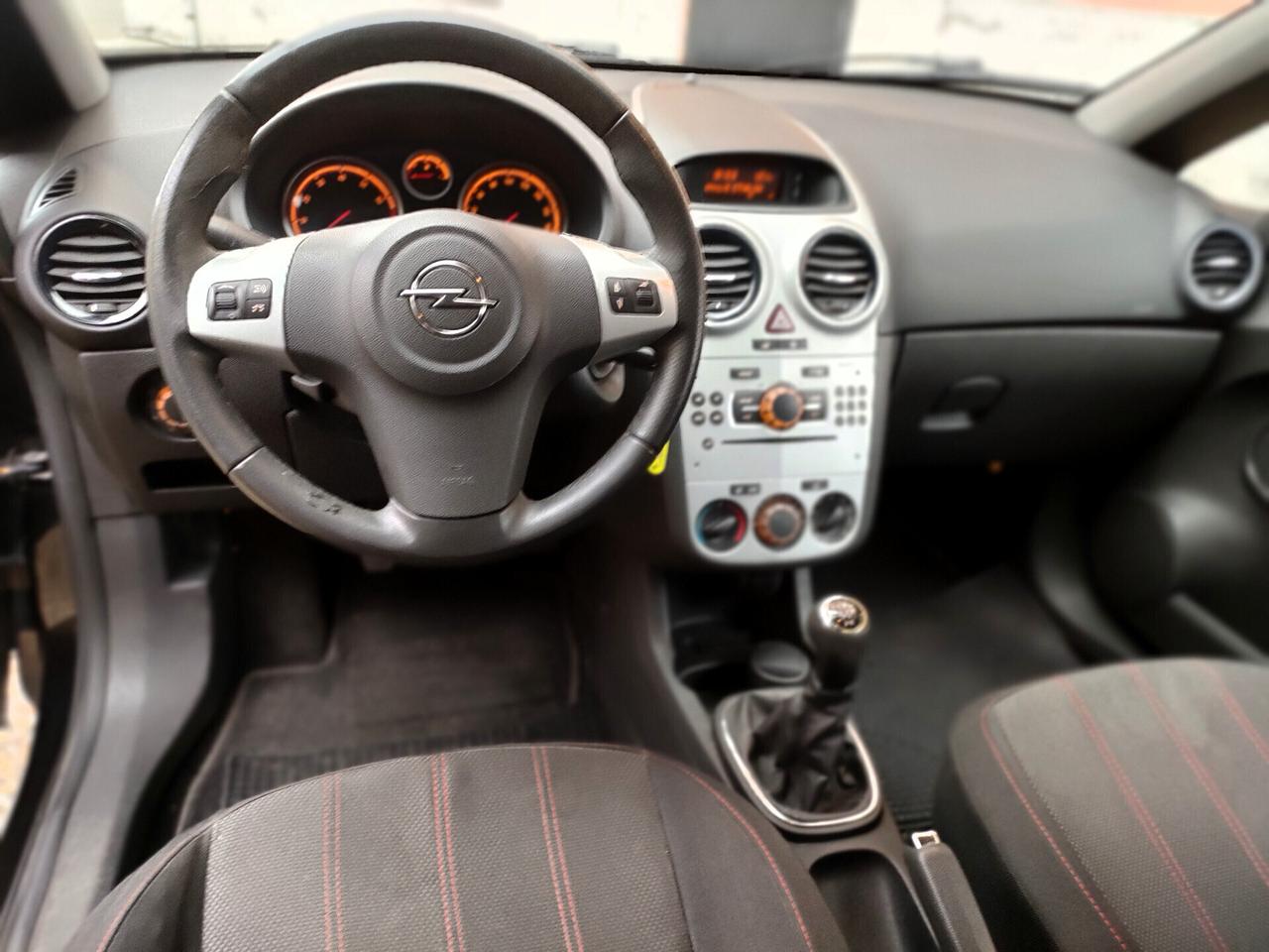 Opel Corsa 1.2 3 porte Sport