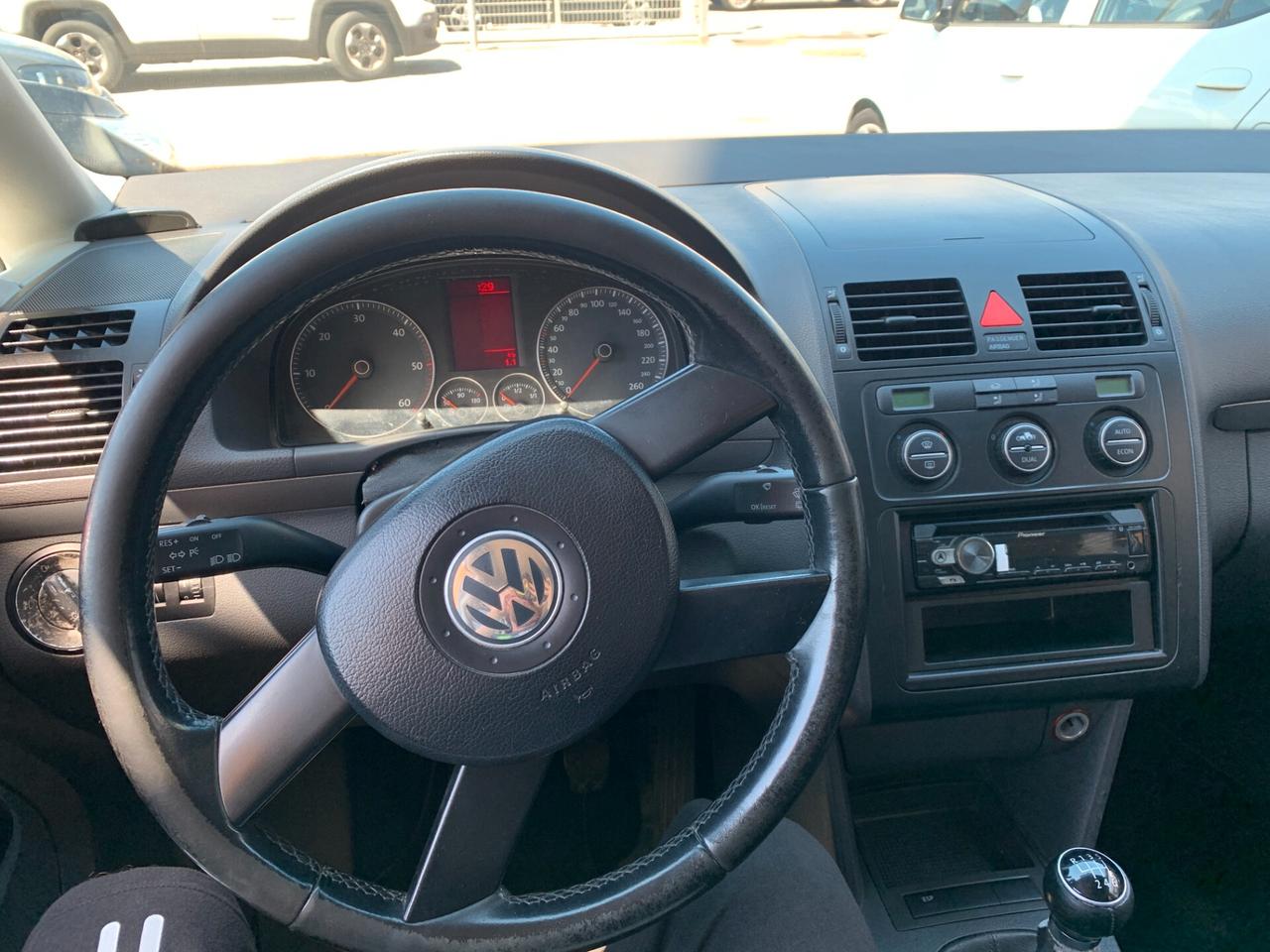 Volkswagen Touran 2.0 TDI Highline