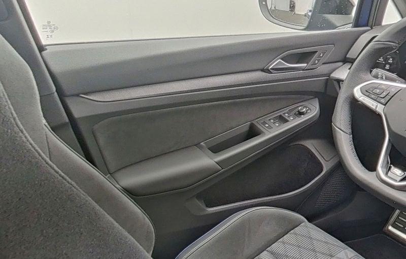 Volkswagen Golf 2.0 TDI 150 CV DSG SCR R-Line Nuovo Modello Black Style Matrix Led Harma Kardon