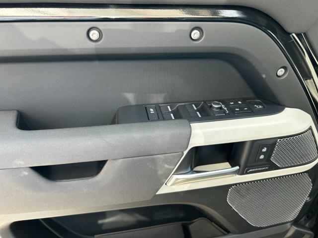 LAND ROVER Defender 110 3.0D I6 200 CV AWD Auto SE