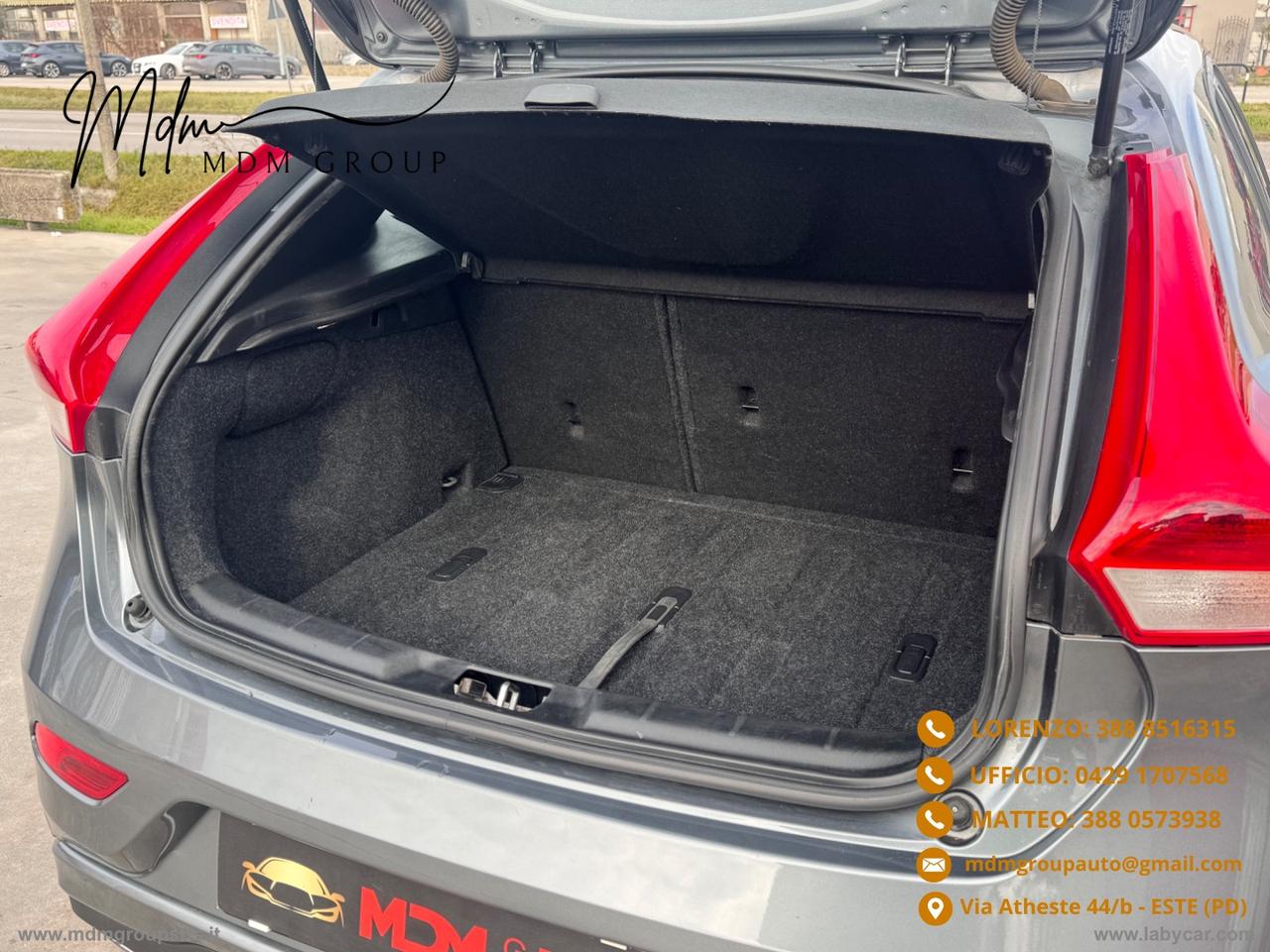 VOLVO V40 D2 Geartronic R-design Momentum