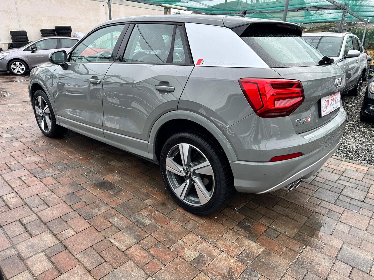 Audi Q2 35 TDI S tronic Identity Black