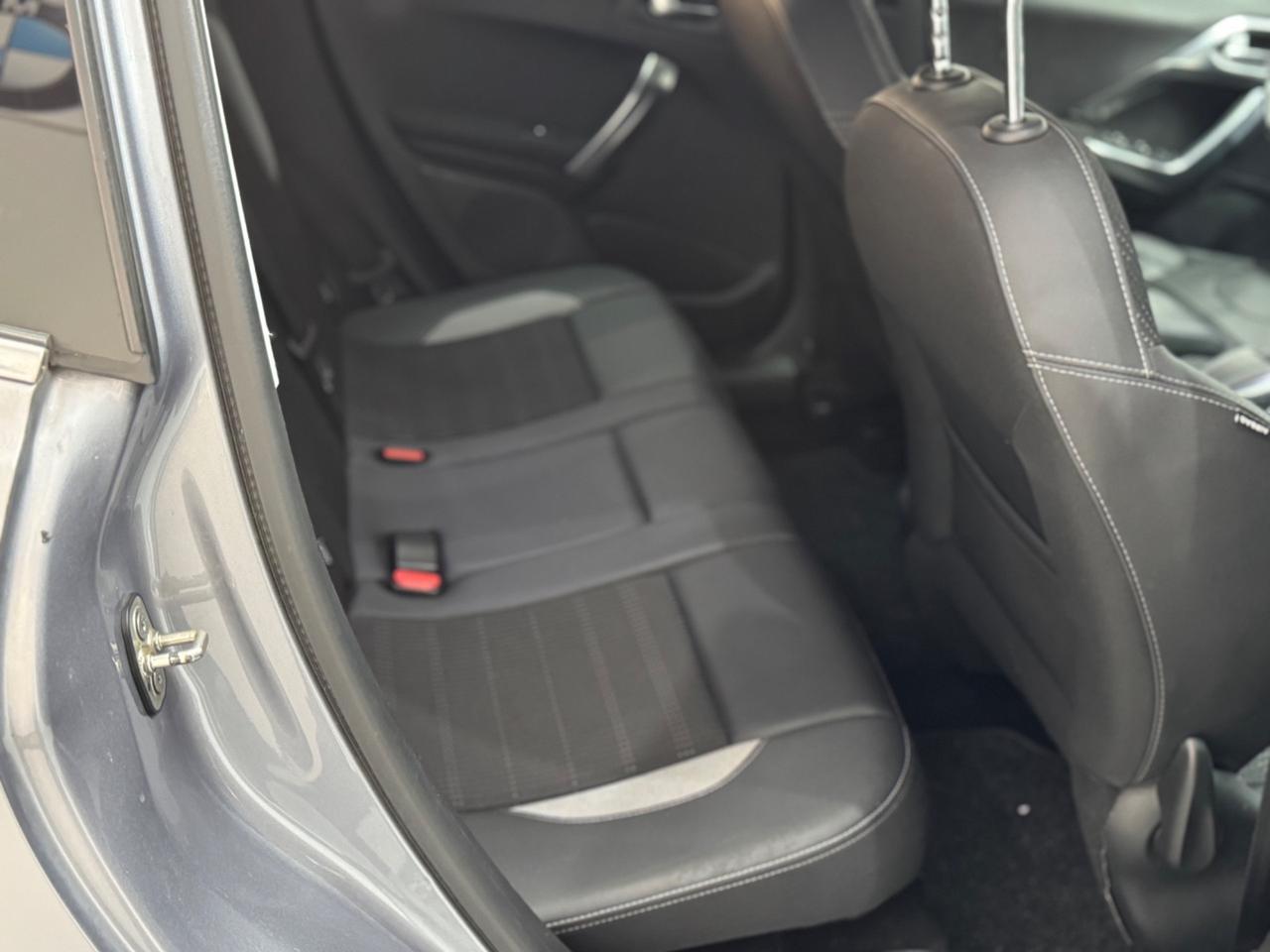 Peugeot 2008 PureTech 82 S&S Allure distribuzione fatta