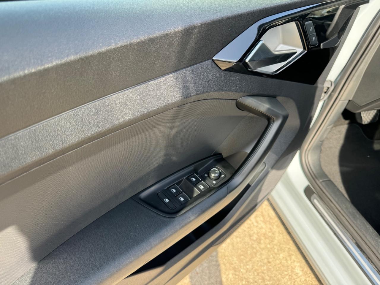 Audi A1 SPB 30 TFSI S tronic line edition