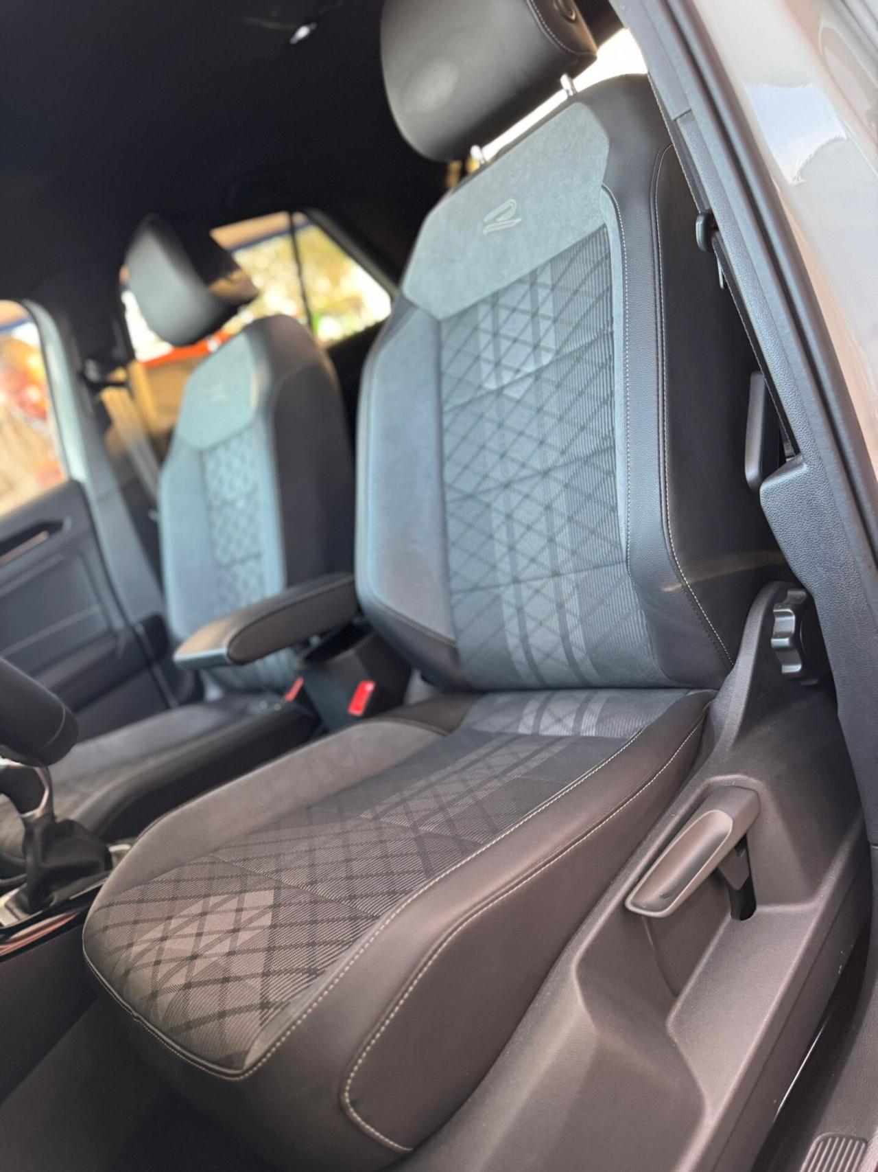 Volkswagen T-Roc 2.0 TDI SCR R-Line