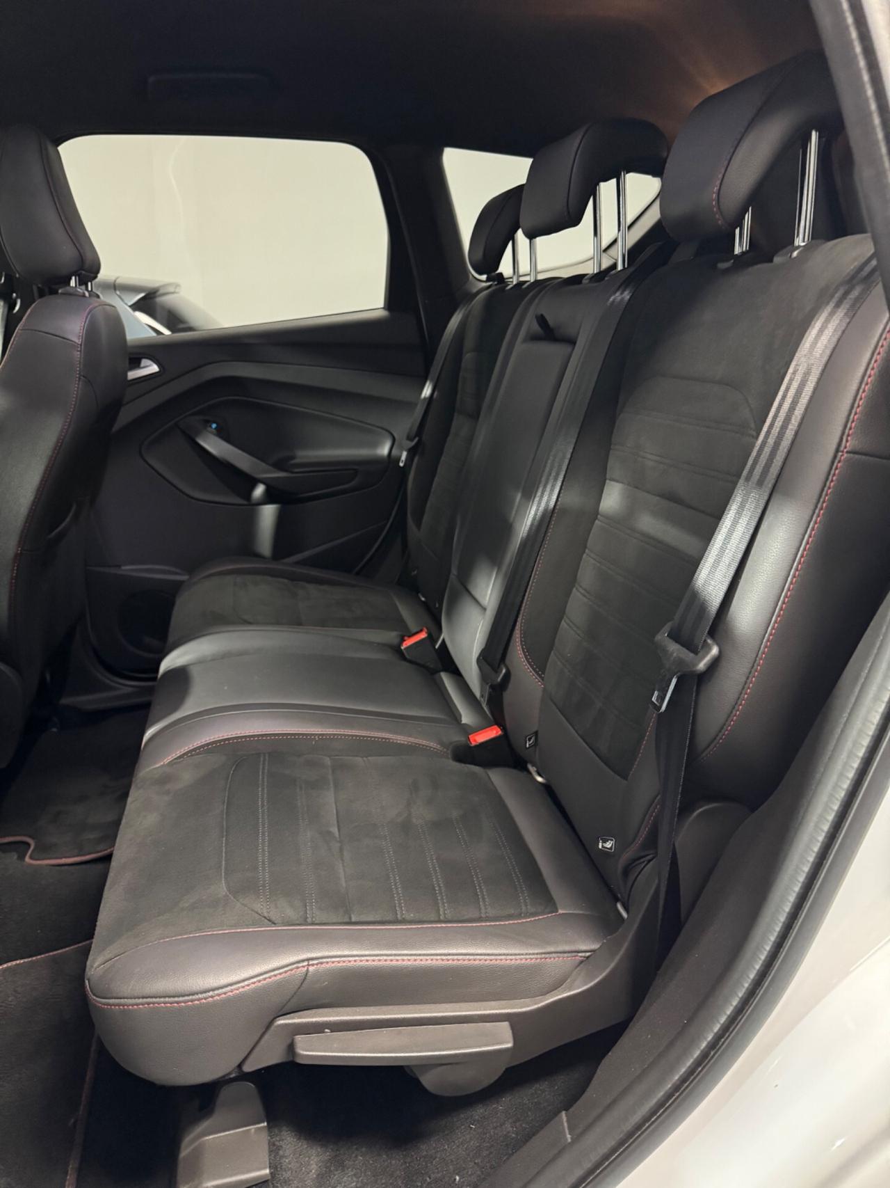 Ford Kuga 1.5 TDCI 120 CV S&S 2WD ST-Line