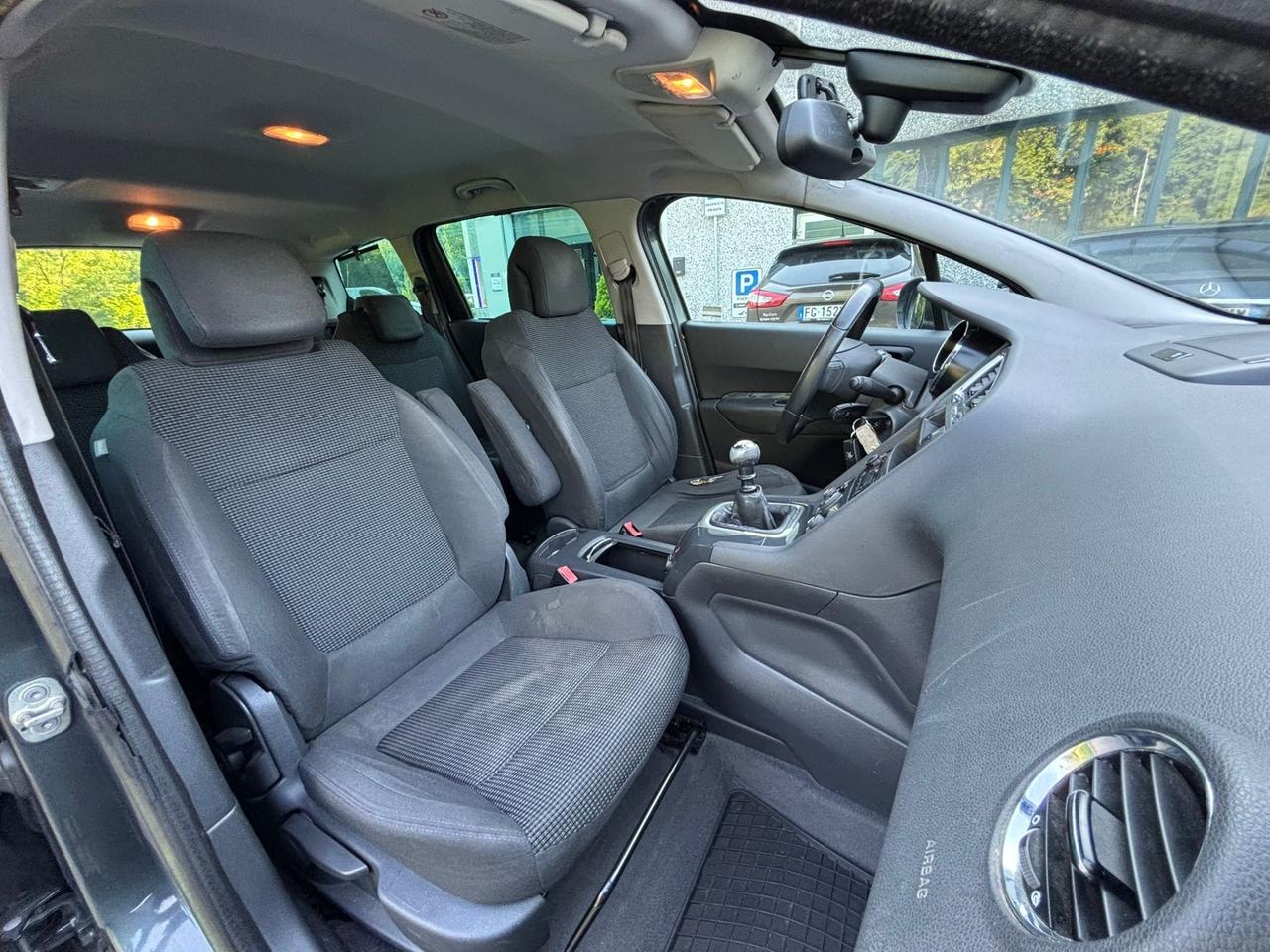 Peugeot 5008 1.6 HDi 115CV Active