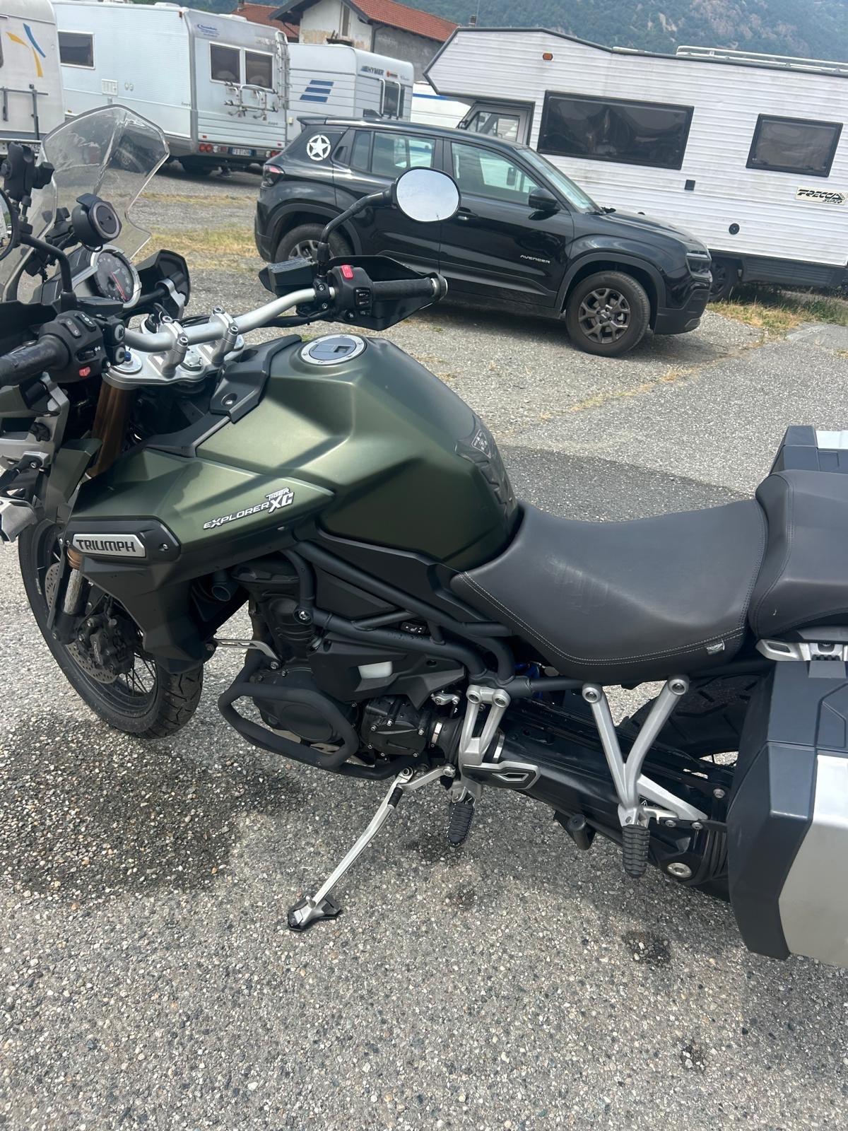 903 Triumph explorer 1200 del 2015 in saldo