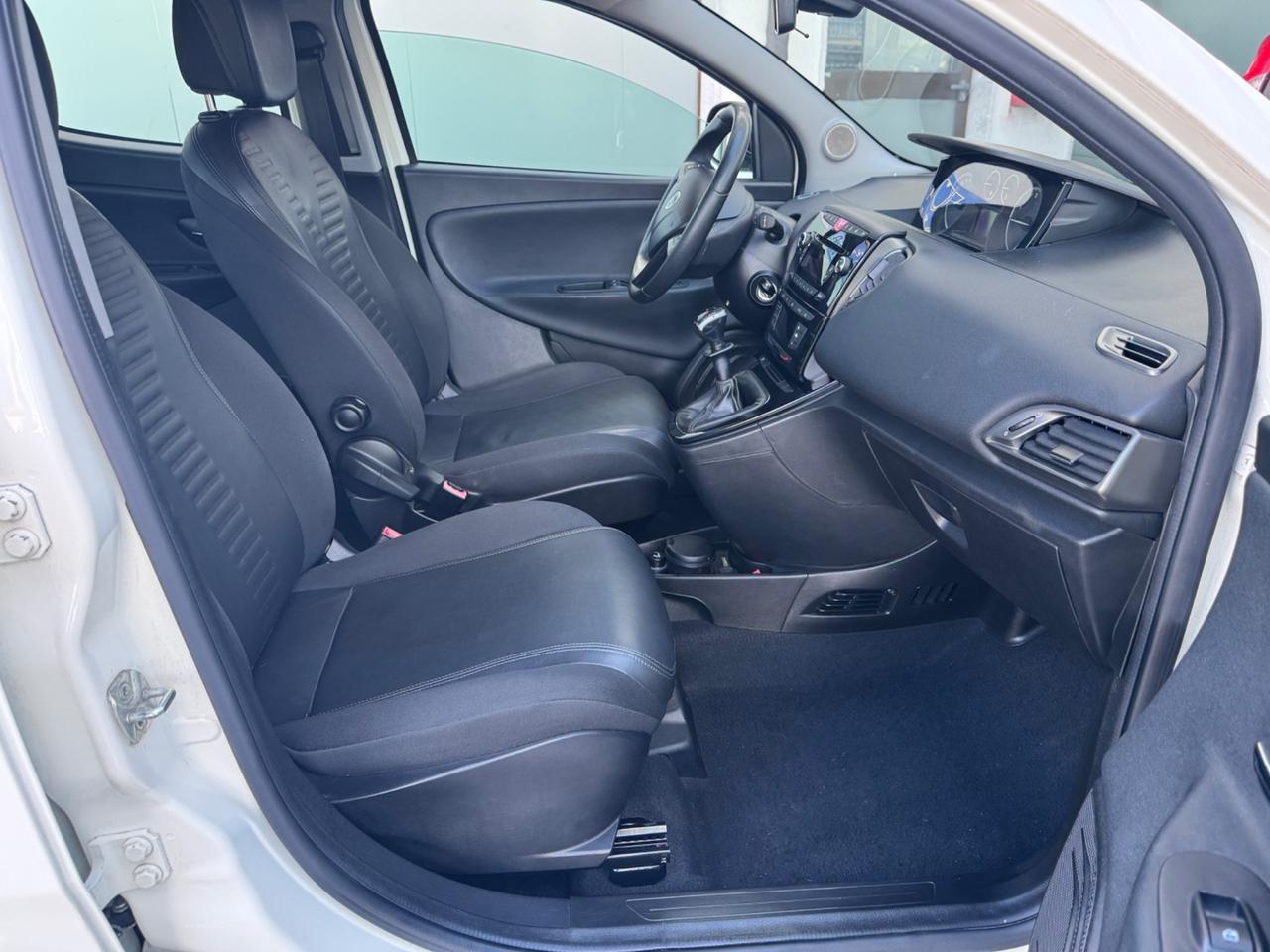 Lancia Ypsilon 1.2 69 CV Platinum 2011
