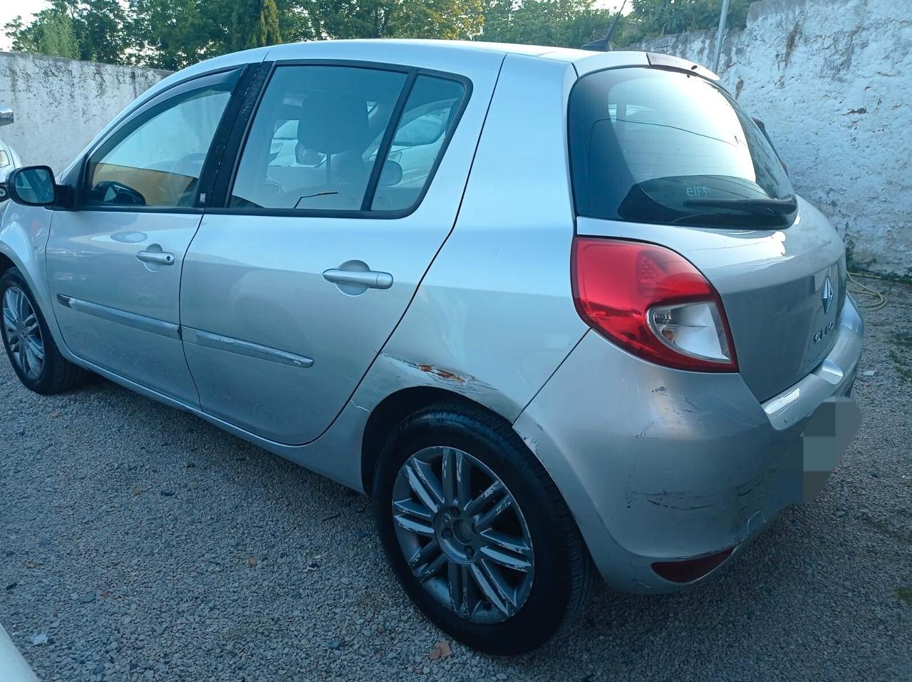 Renault Clio 1.2 16V 5 porte Live! -2011