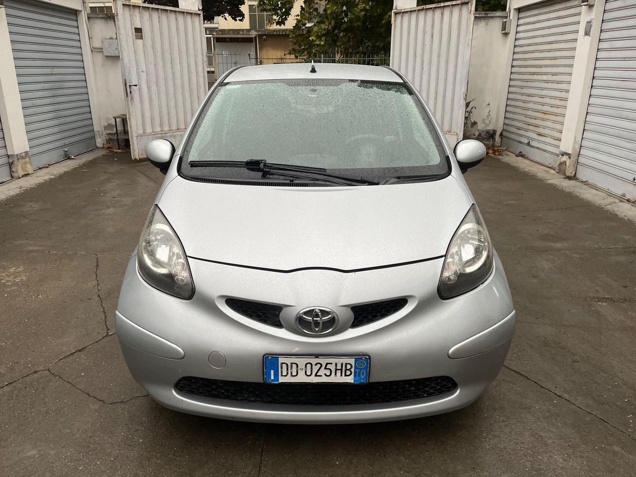 Toyota Aygo 1.0 12V VVT-i 5 porte Sol
