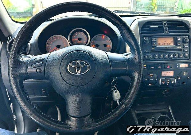 TOYOTA - RAV4 - 2.0 16V 5 porte Sol