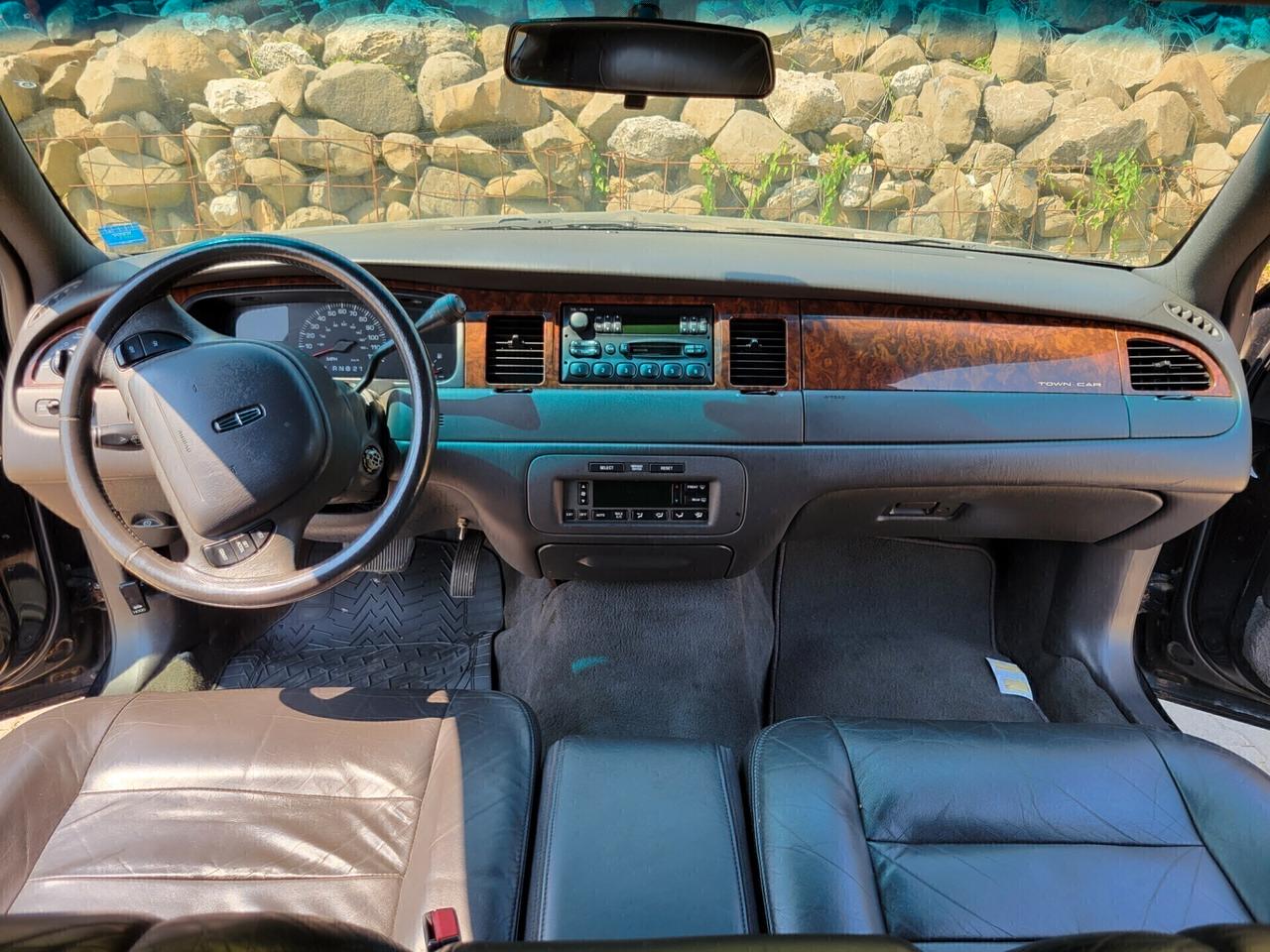 Limousine Lincoln Town car V8 4.6cc 209cv Benz/Gpl