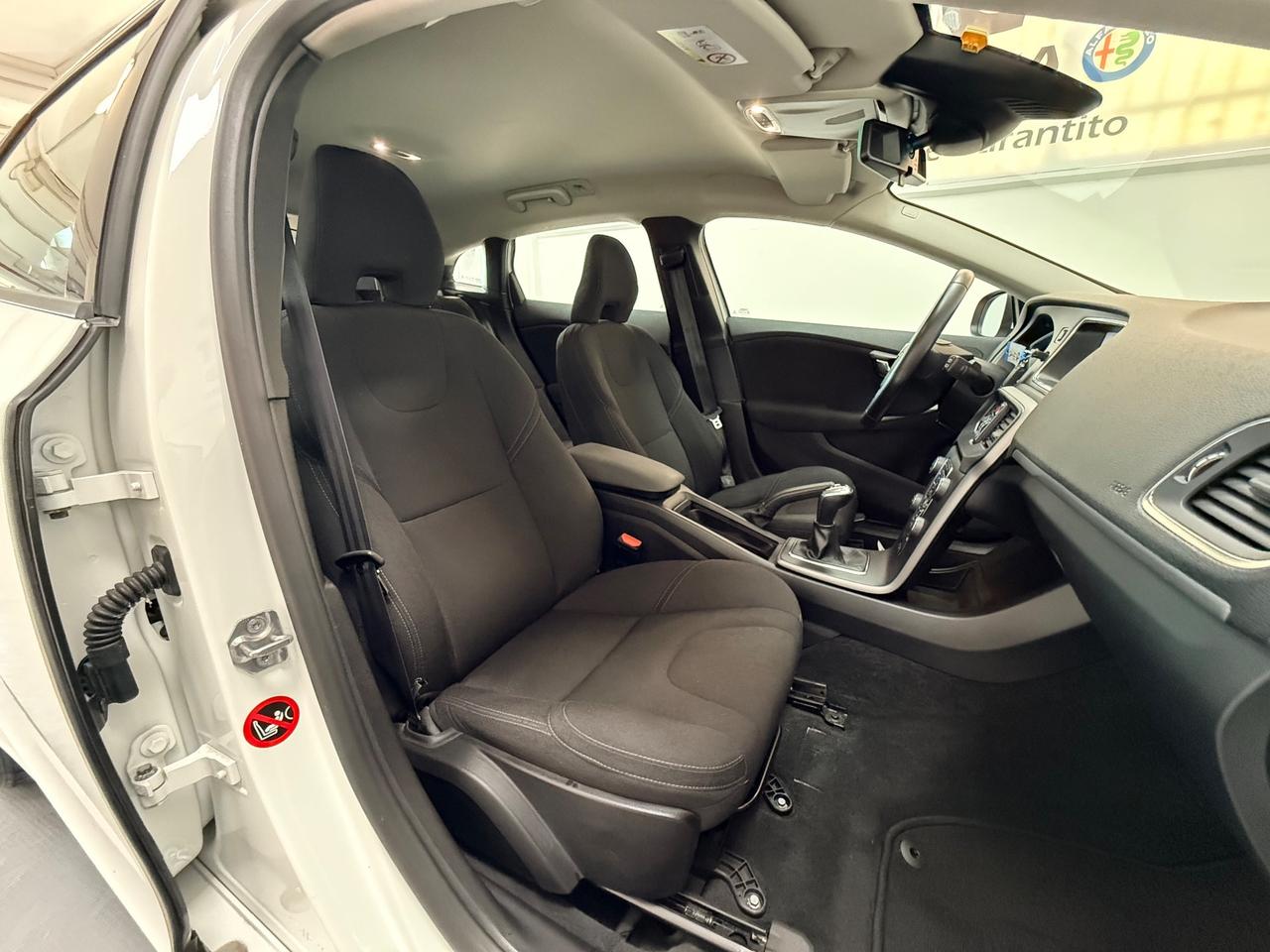 Volvo V40 D2 Inscription 2.0 120cv 07/2018 Euro 6B Neopatentati
