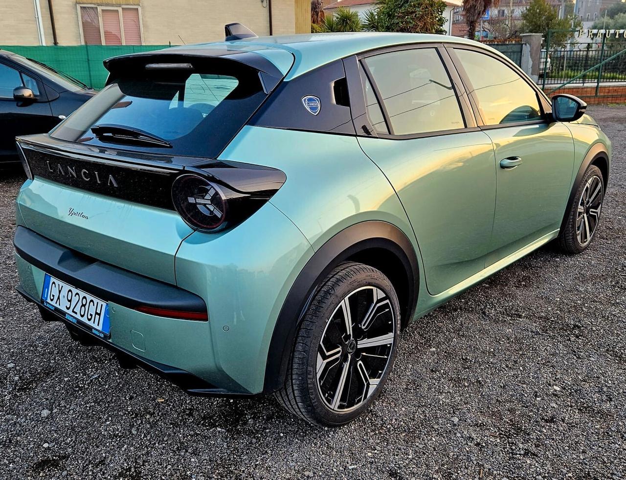 Lancia Ypsilon Hybrid e-DCT