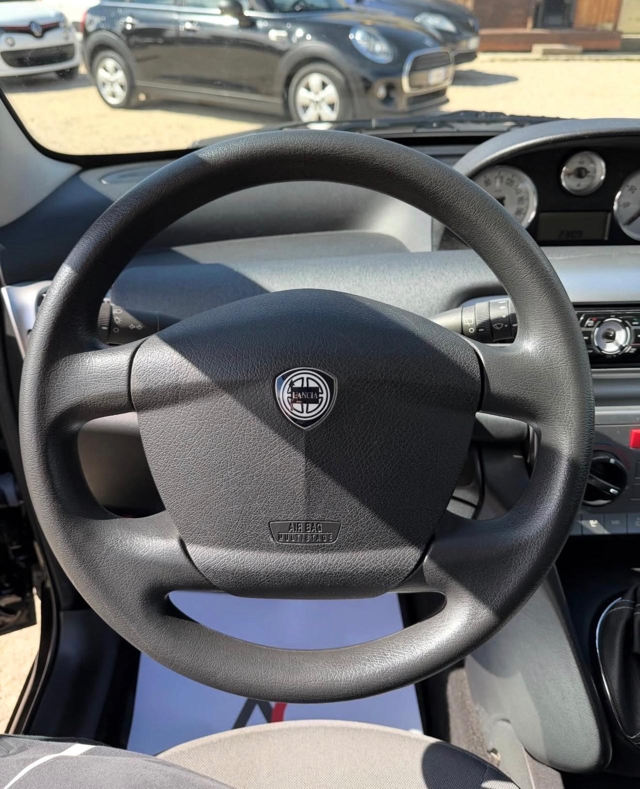 Lancia Ypsilon 1.2 Oro Bianco