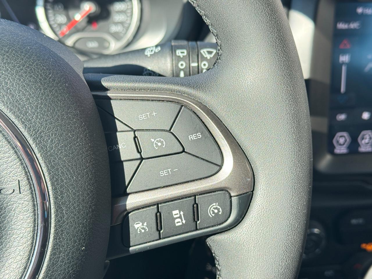 Renegade 1.6 130 CV Limited Telecamera e Navigatore