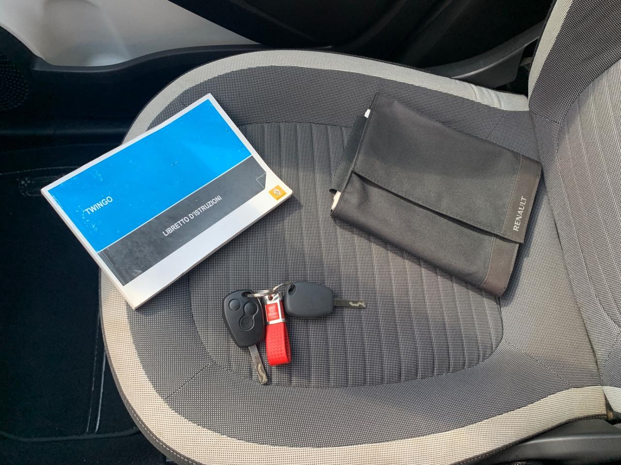 Renault Twingo 1.0 SCe OK NEOPATENTATI