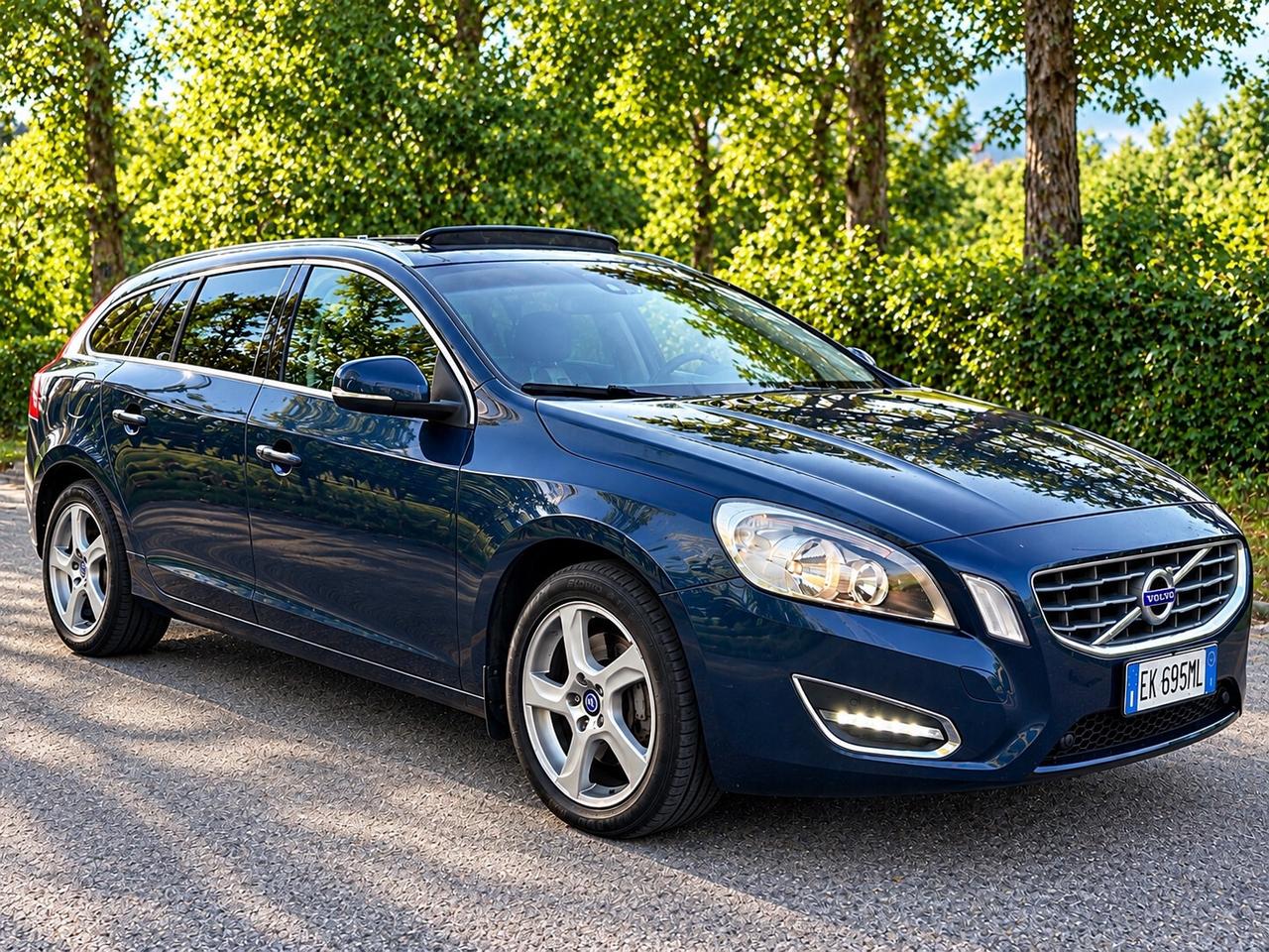 Volvo V60 D5 AWD Geartronic Summum 215 CV – Automatica 4x4 Tetto Apribile