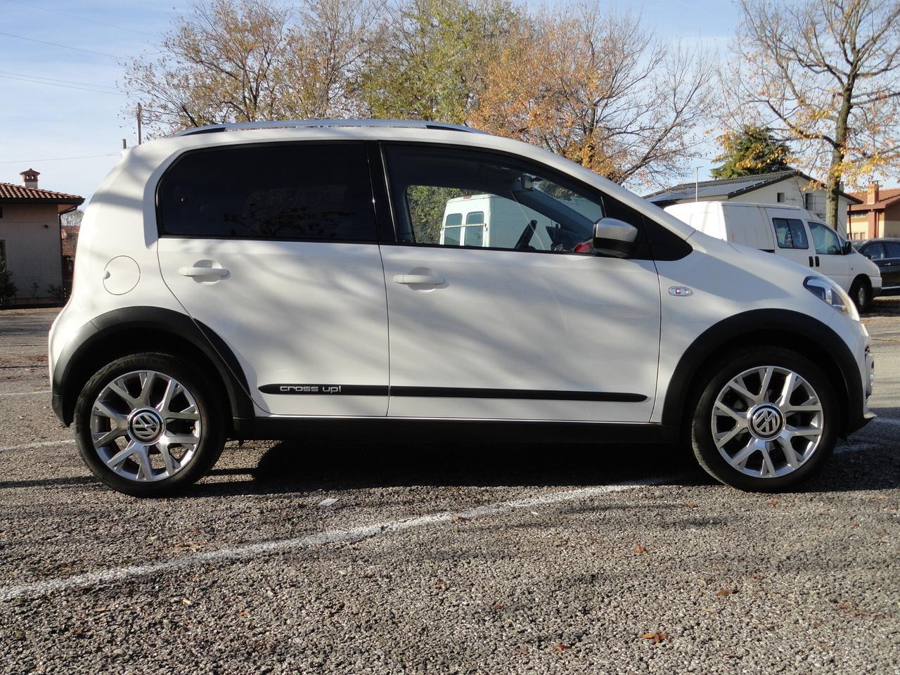 Volkswagen up! 1.0 75 CV 5p. cross