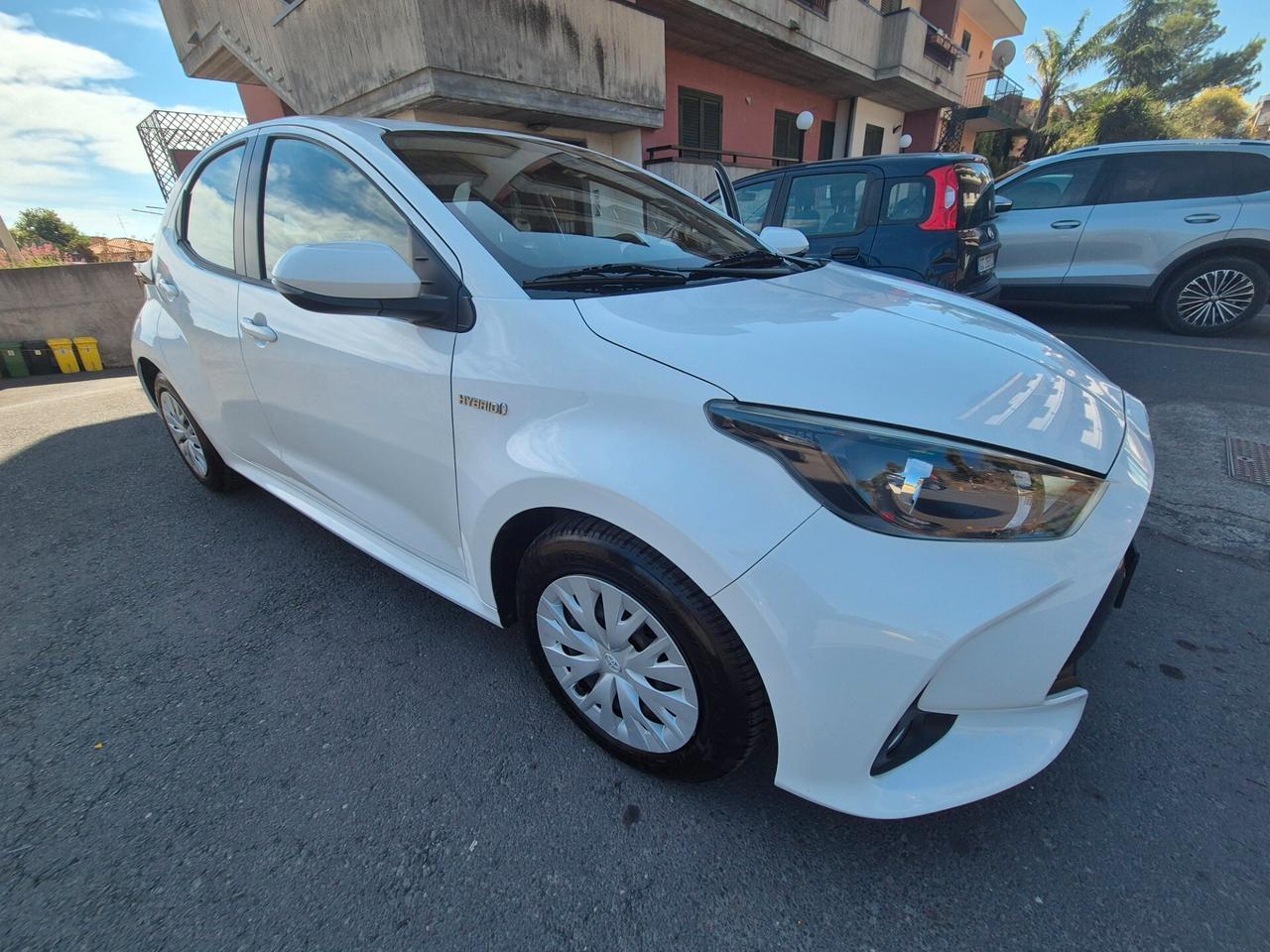 Toyota Yaris 1.5 Hybrid iva esposta inclusa 2021