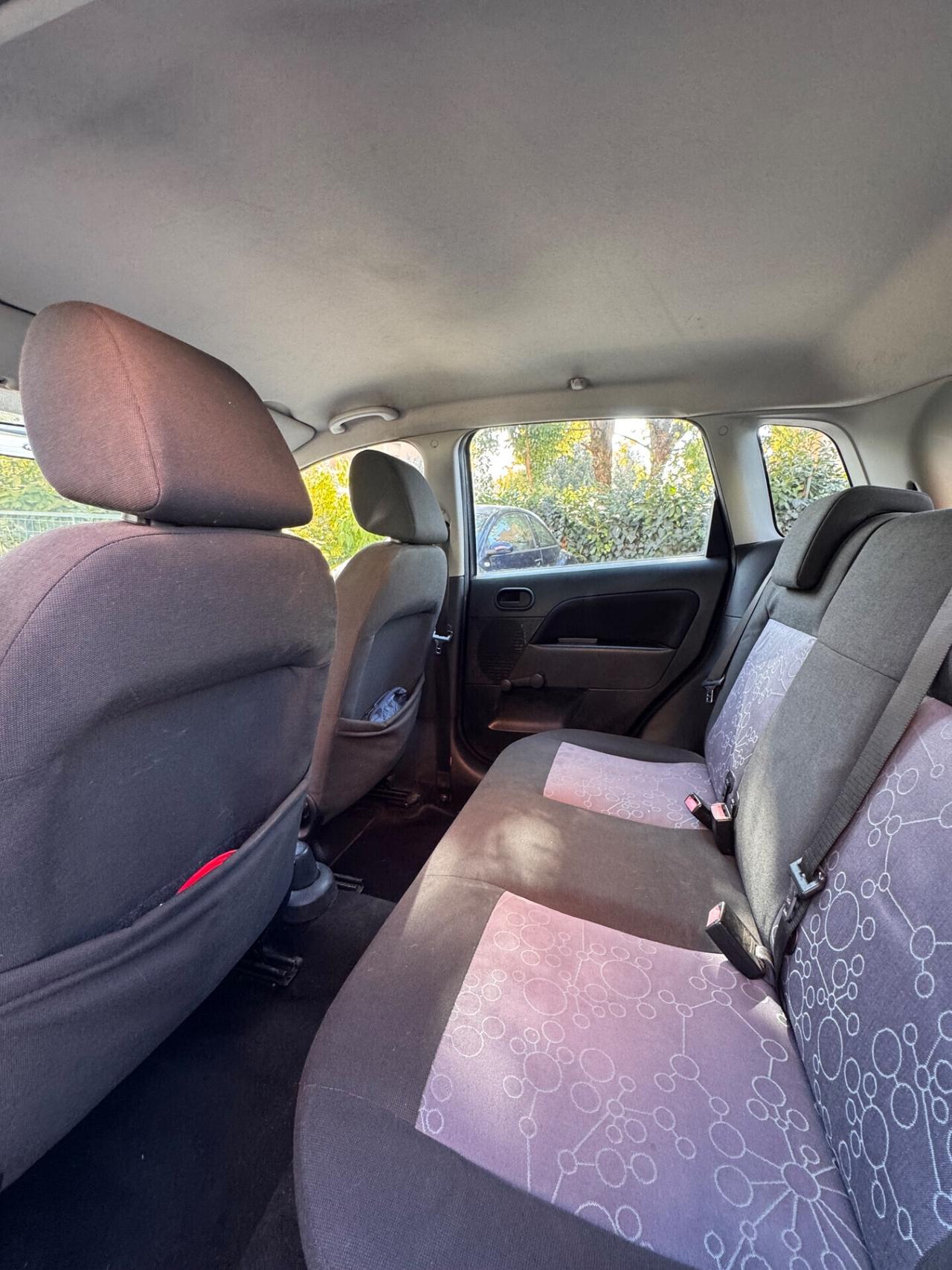 Ford Fiesta 1.4 16V 5p. Ghia