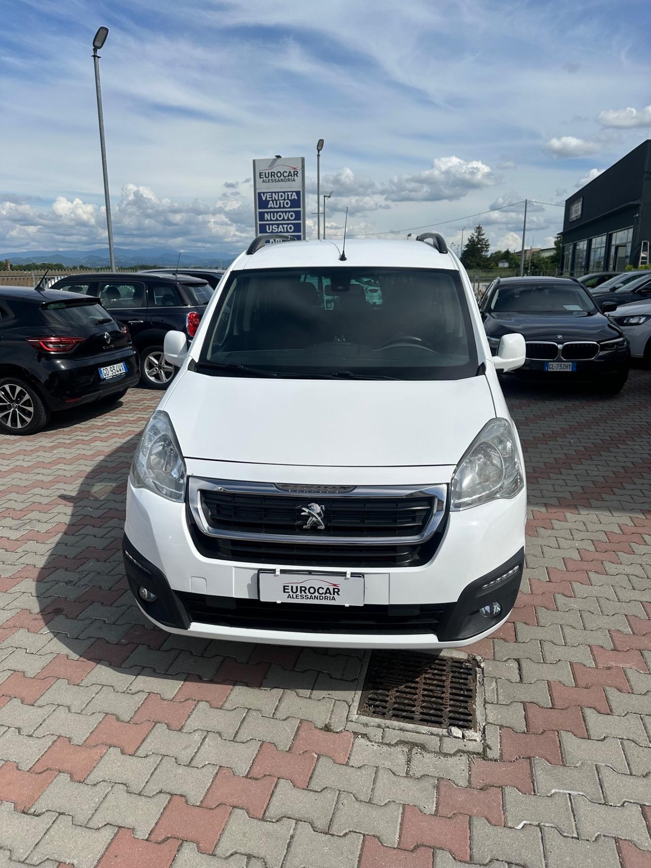 Peugeot Partner Tepee BlueHDi 120 S&S Outdoor