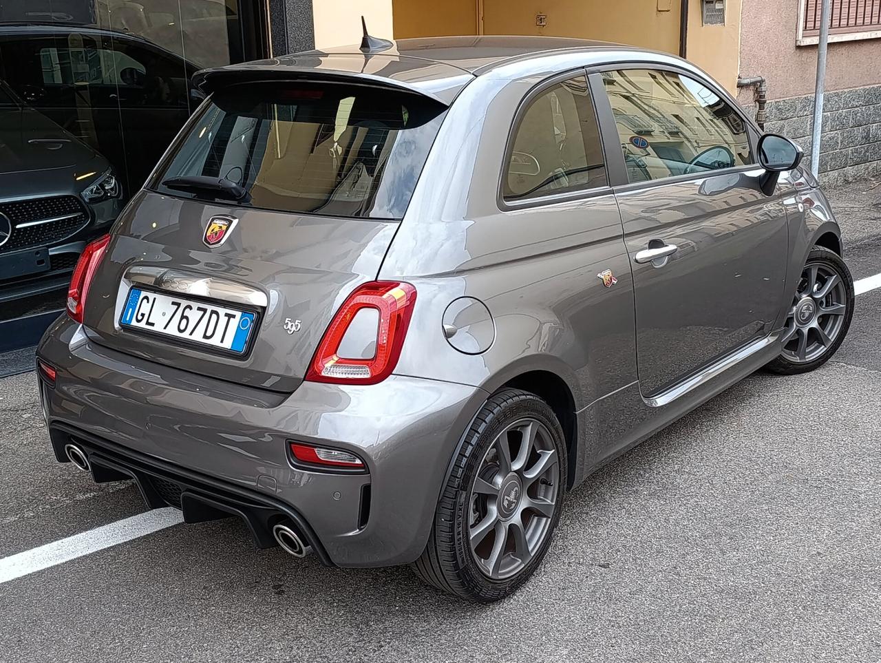 Abarth 595 1.4 t-jet 165cv km 26.940 nuova! Garanzia Abarth!