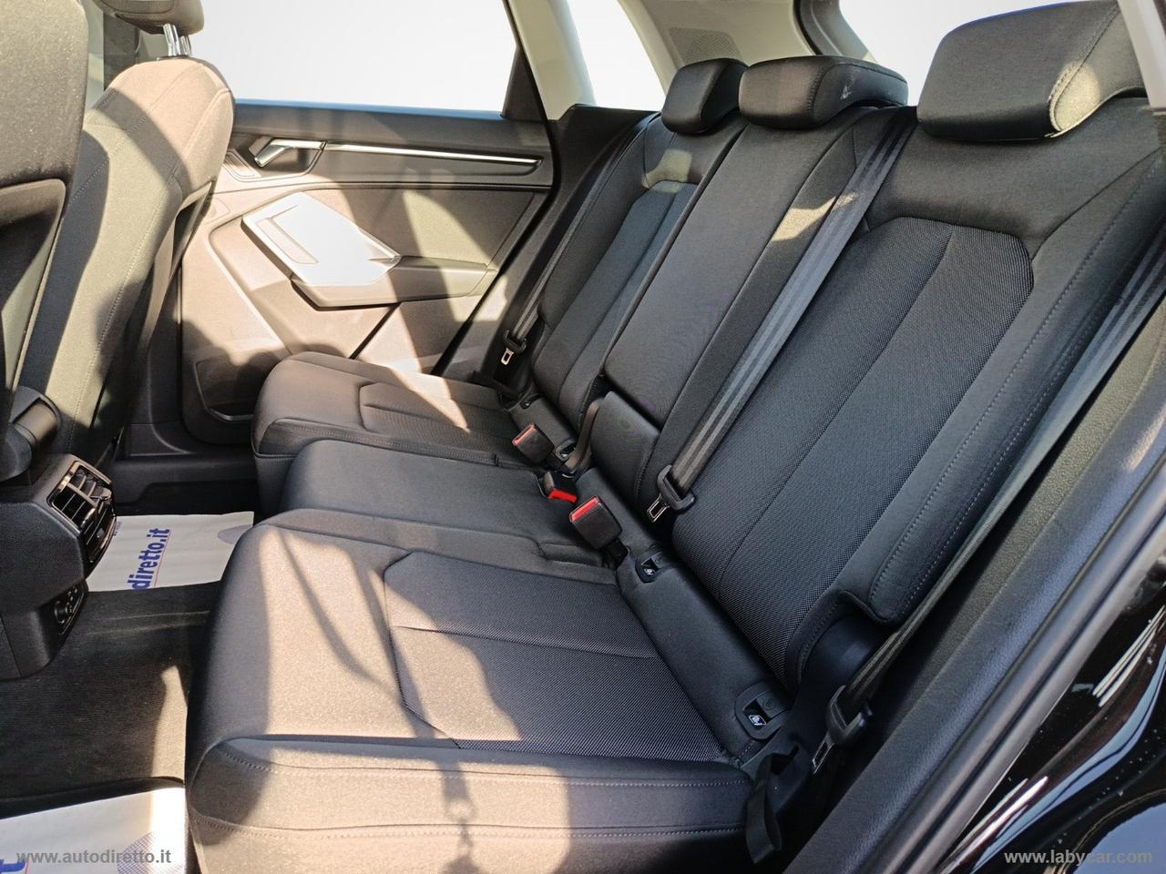 AUDI Q3 35 TDI S tronic Business