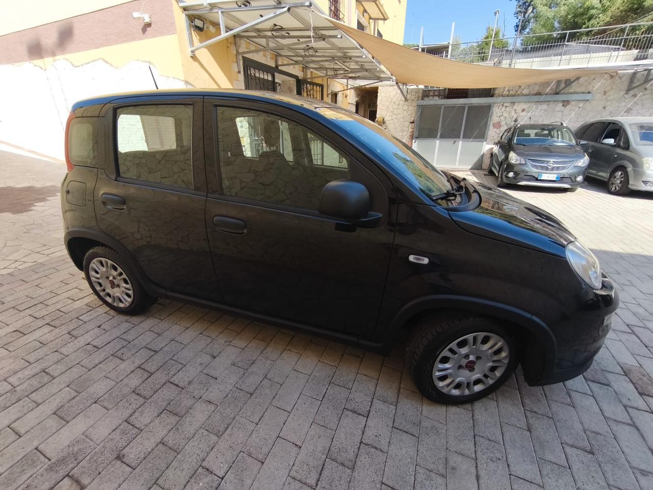 Fiat Panda 1.0 FireFly S&S Hybrid Garmin