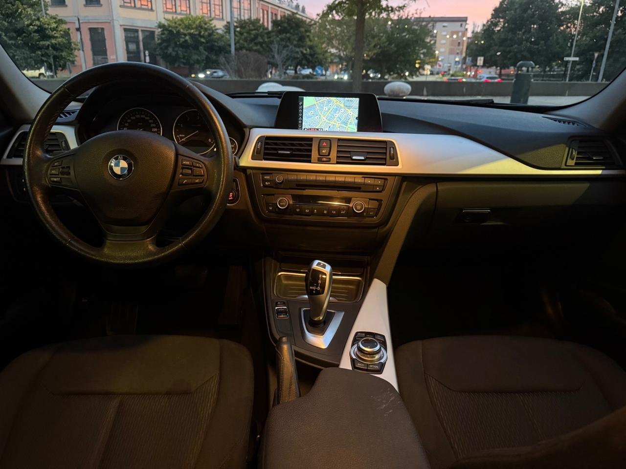 Bmw 318 318d Touring Luxury 2014