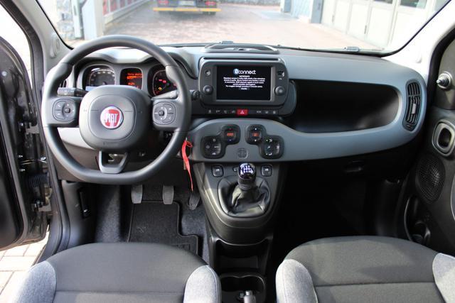 FIAT Panda 1.0 Hybrid City Cross Clima auto-DAB 7"