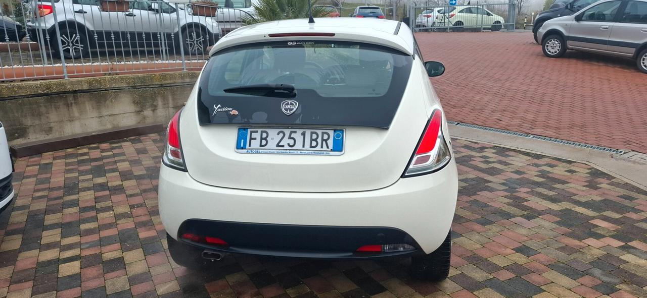 Lancia Ypsilon 1.2 69 CV 5 porte GPL Ecochic Silver