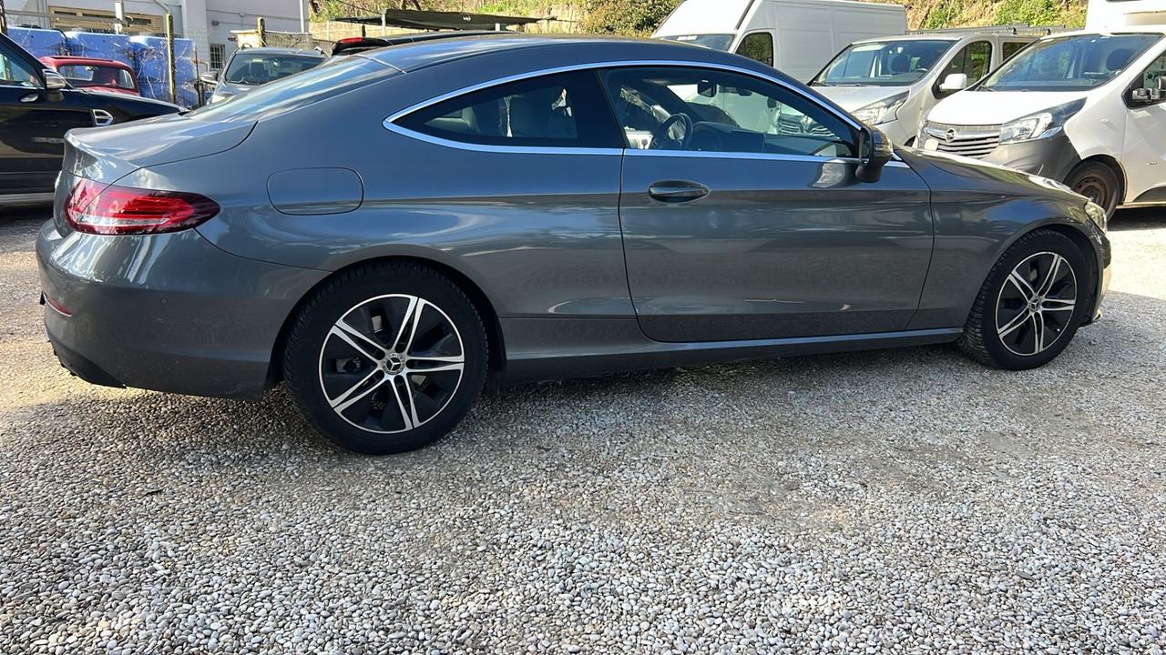 Mercedes-benz C 220 C 220 d Auto 4Matic Coupé Premium Plus