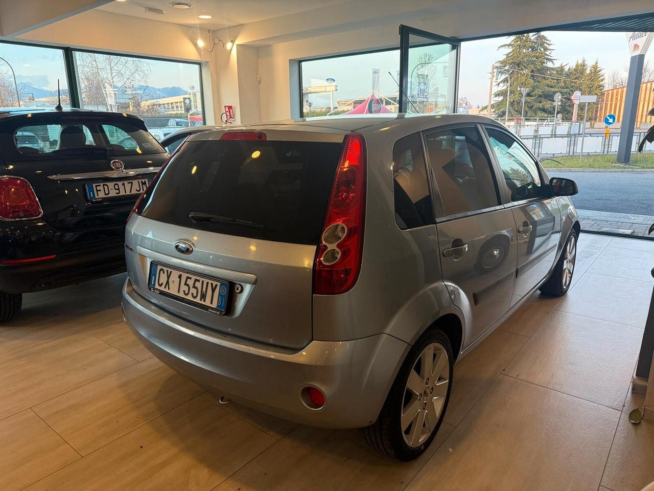 Ford Fiesta 1.4 automatica