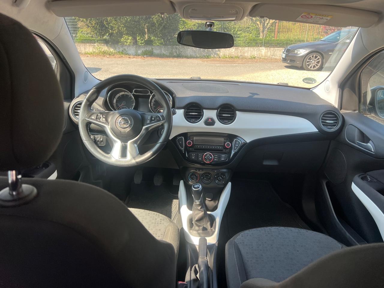 Opel Adam 1.2 70 CV Slam