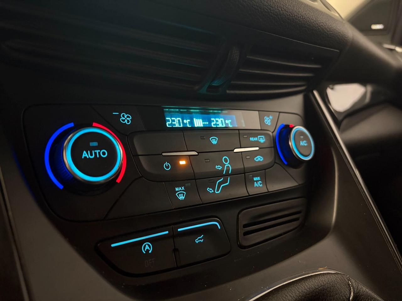 Ford Kuga 1.5 TDCI 120 CV S&S 2WD Titanium